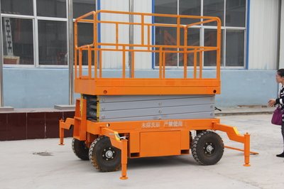 操作升降機(jī)升降平臺(tái)之前正確的準(zhǔn)備工作是什么? 液壓升降機(jī)升降平臺(tái)